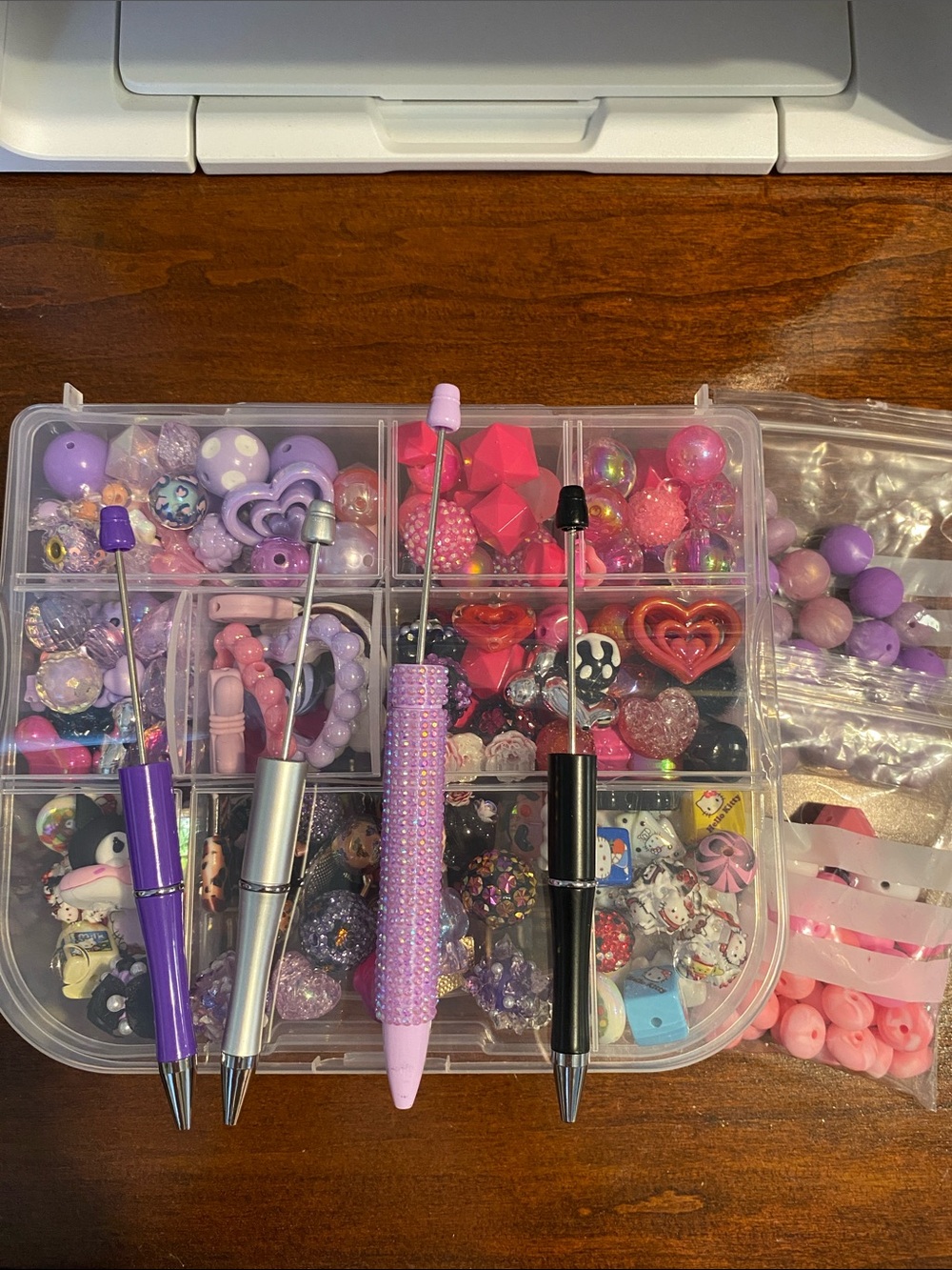 Bundle Bead mix lot Hello Kitty color Theme Free Pens